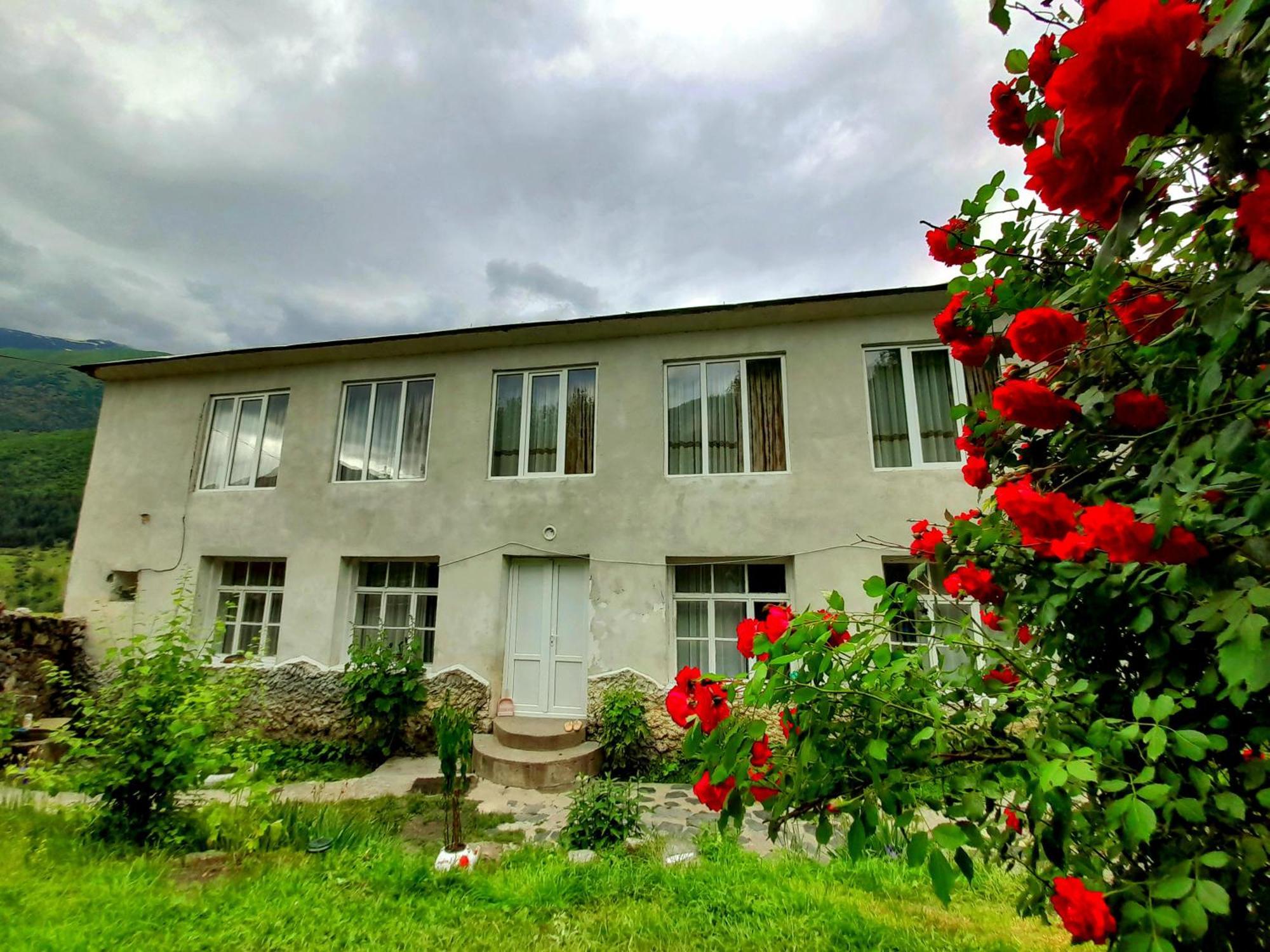 Guesthouse Of Irina Chvabiani Zewnętrze zdjęcie